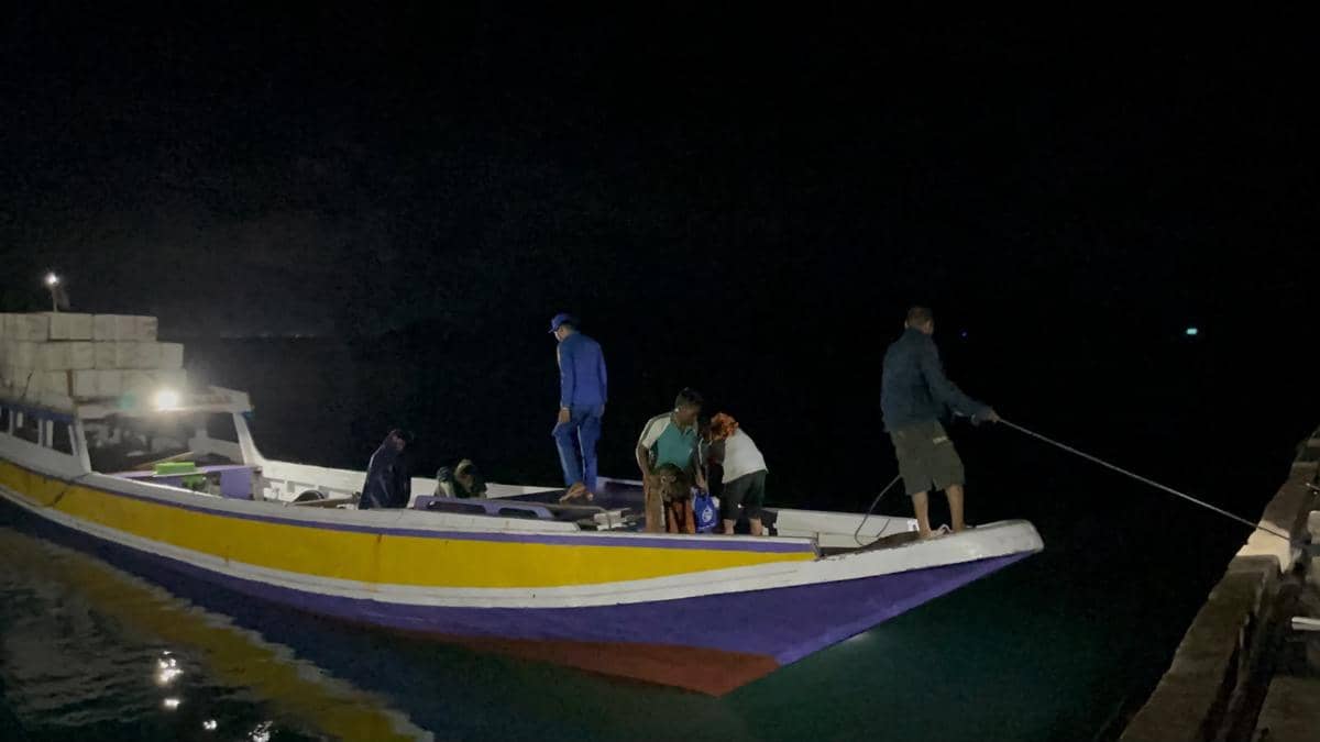 Kapal Nelayan Kandas di Perairan Bima, 5 Warga Berhasil Diselamatkan