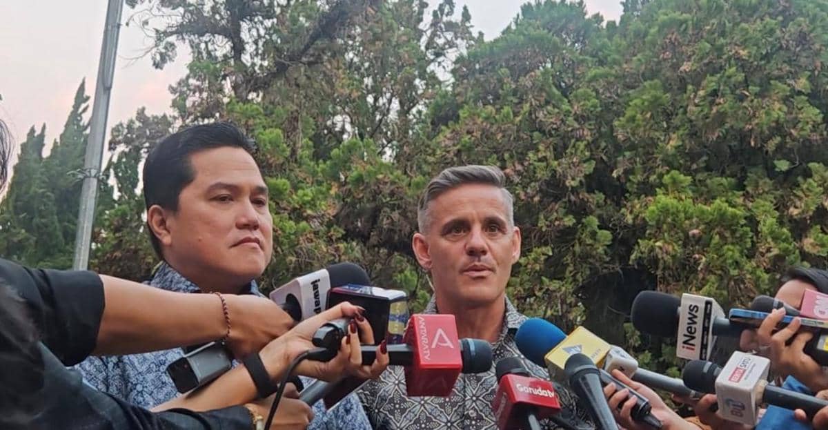 Presiden Prabowo Subianto memanggil Menteri Pemuda dan Olahraga (Menpora), Erick Thohir dan pelatih tim nasional sepak bola Indonesia, John