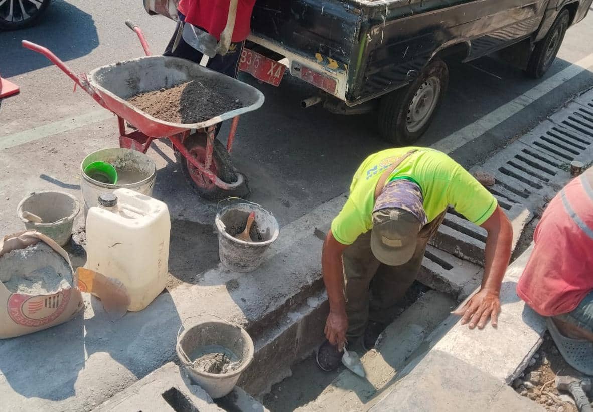 drainase, saluran air, simpang lima