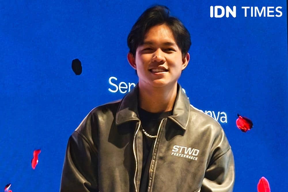 Fajar Noor Tuangkan Perjalanan Cintanya di Album Sementara, Selamanya