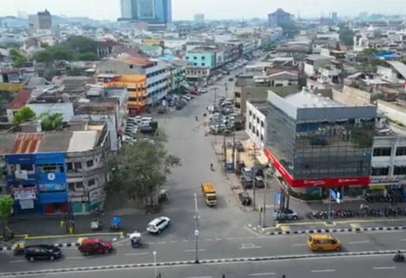 Jalan Kolonel A.E Kawilarang dari Udara.jpg