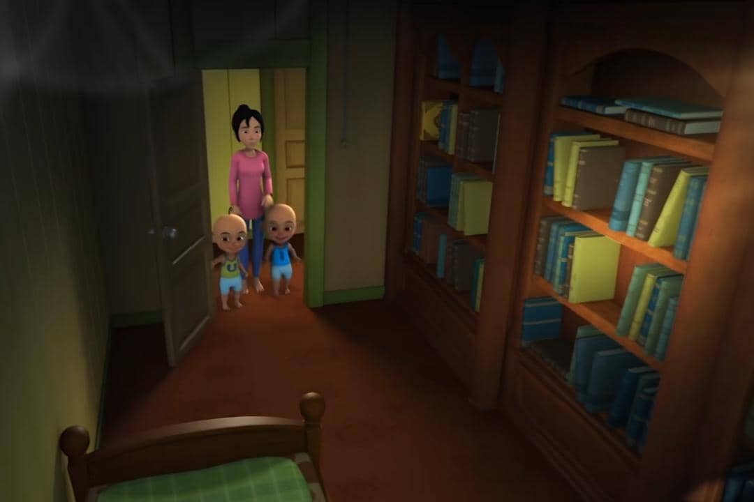 potret perpustakaan pribadi di rumah Upin dan Ipin