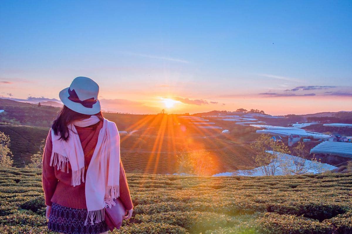 menikmati senja