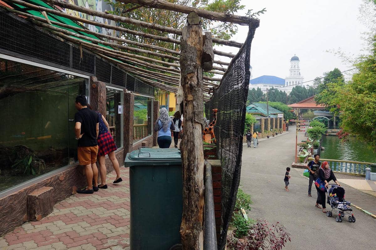 ilustrasi Johor Zoo