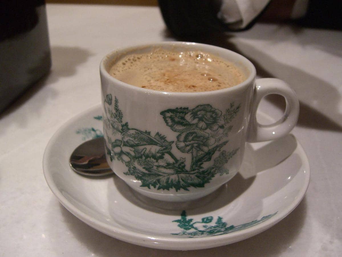 ilustrasi white coffee Ipoh 
