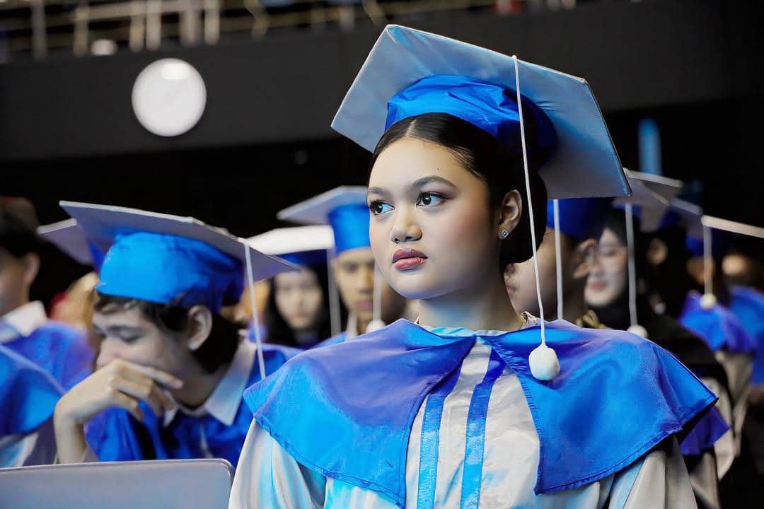 Amora Lemos Wisuda SMP (instagram.com/krisdayantilemos)