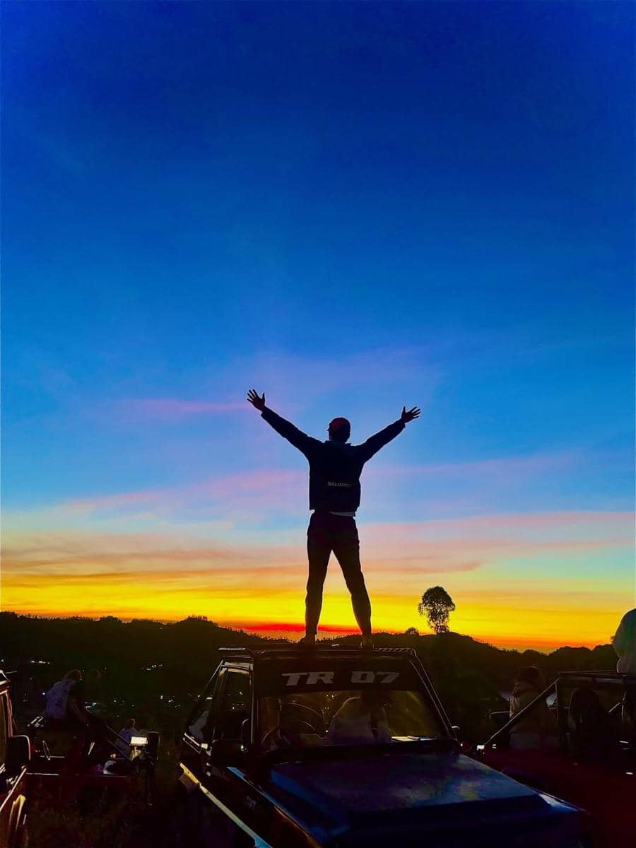 potret Lee Jong Suk nikmati sunrise di Gunung Batur, Bali