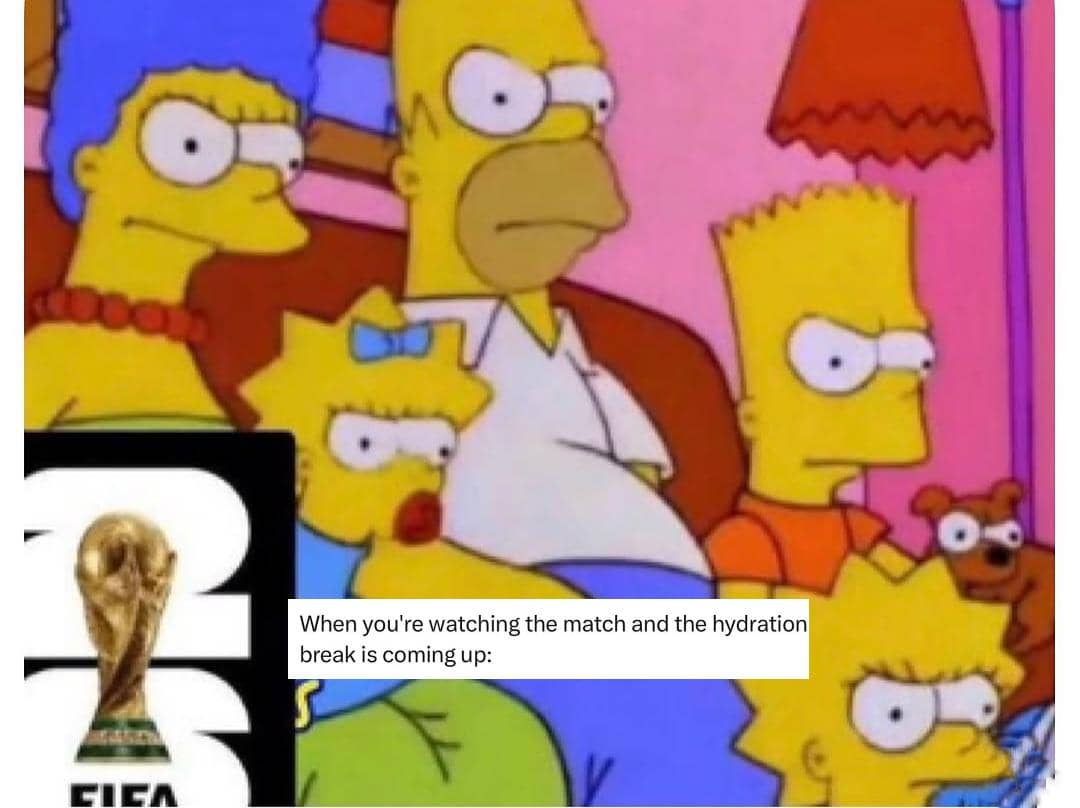 8 Meme Hydration Break saat Piala Dunia, Bikin Penonton Gak Sabar?