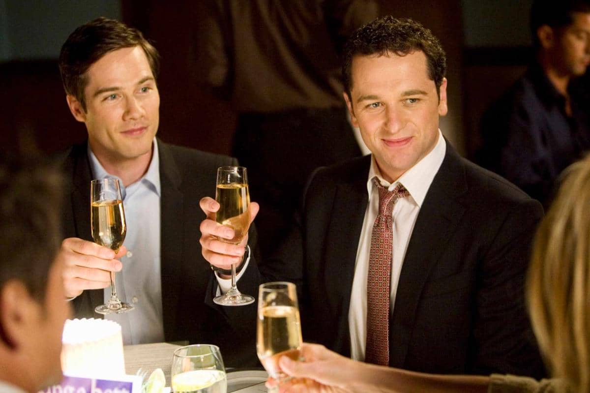Matthew Rhys (kanan) dalam serial Brothers & Sisters