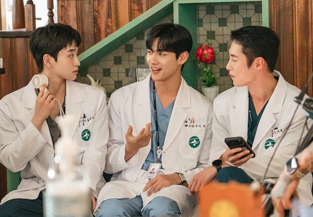 5 Alasan Dokter KM Harus Menjaga Sikap di Doctor On The Edge