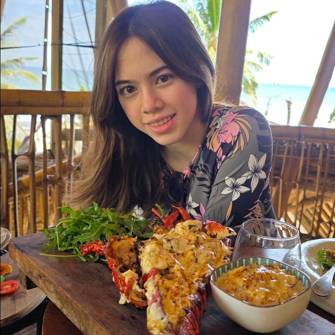 Wulan Guritno dan anak-anak liburan