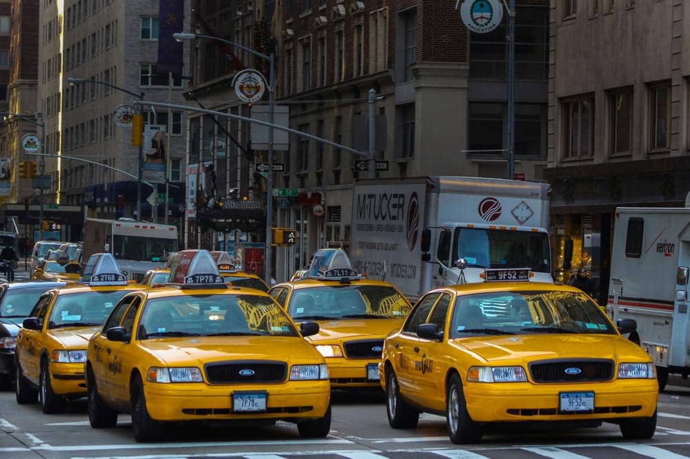 ilustrasi taksi kuning New York