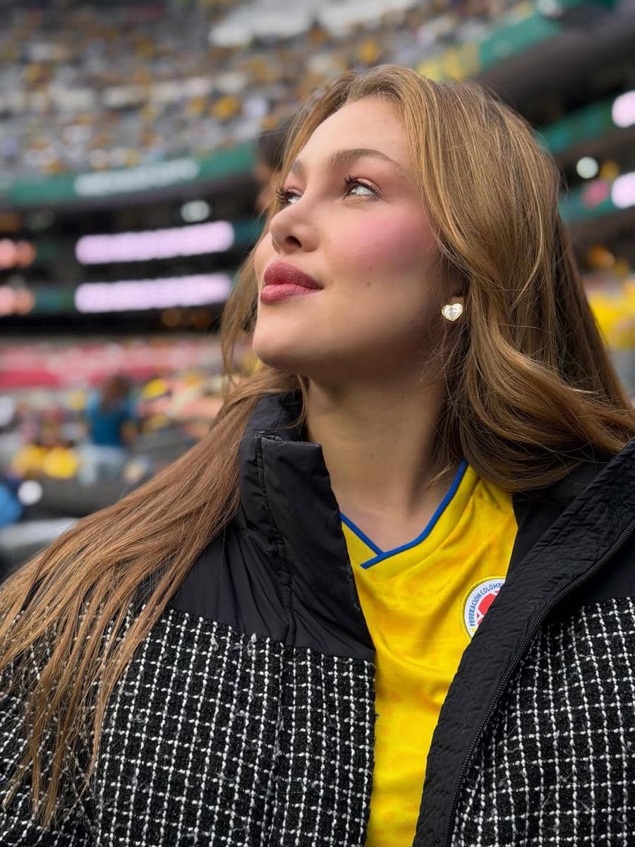 Potret Beauty Queen di Laga Kolombia vs Uzbekistan Piala Dunia 2026