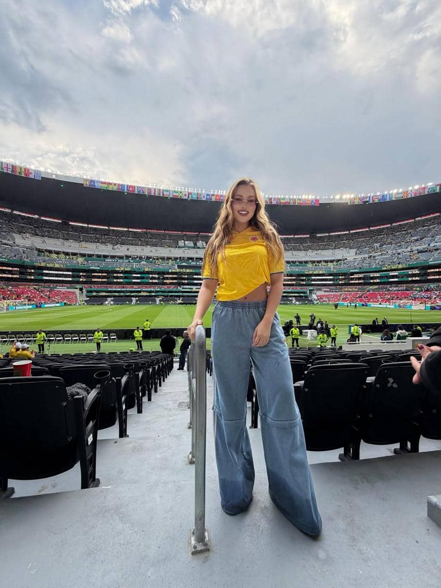 Potret Beauty Queen di Laga Kolombia vs Uzbekistan Piala Dunia 2026
