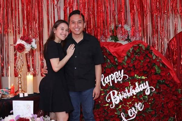 7 Potret Ultah ke-34 Ayu Ting Ting, Mesra dengan Kevin Gusnadi