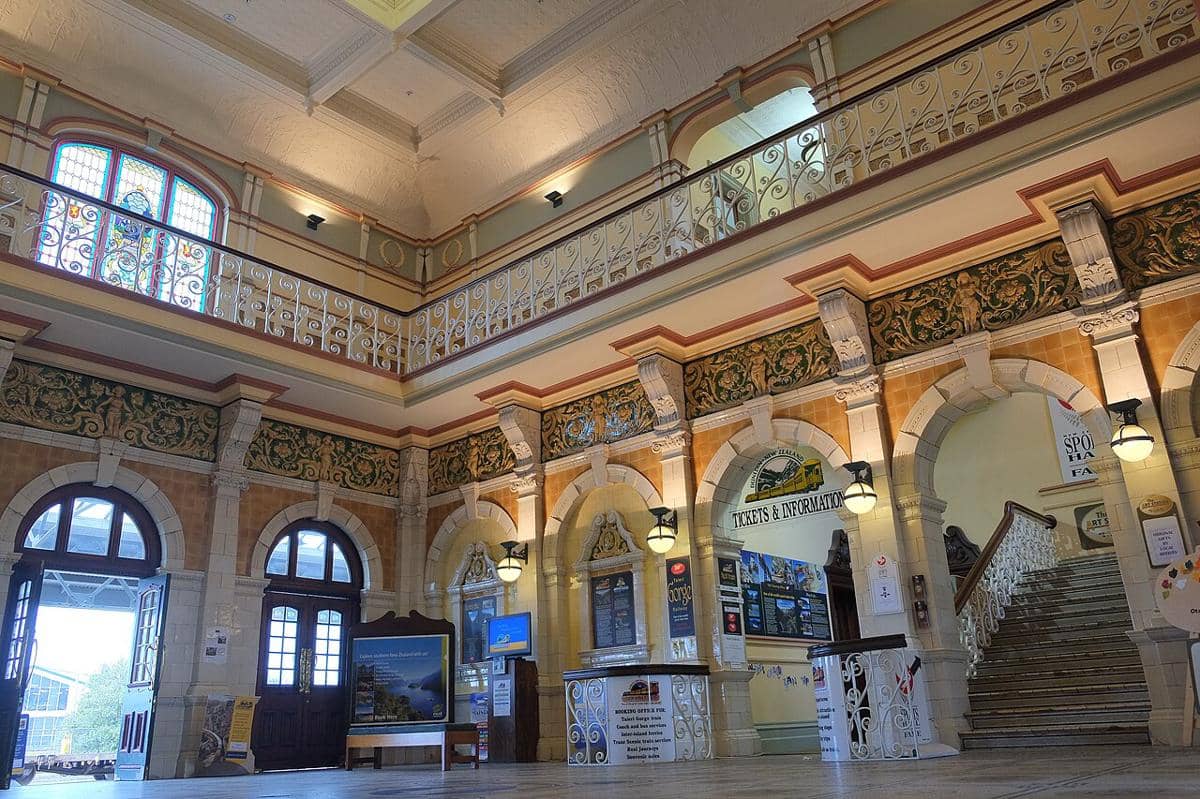 Interior Stasiun Kereta Api Dunedin.