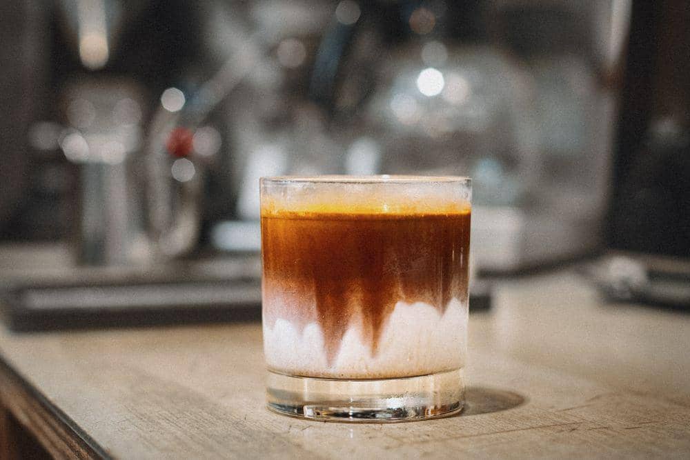 5 Rekomendasi Dirty Latte Terenak di Surabaya
