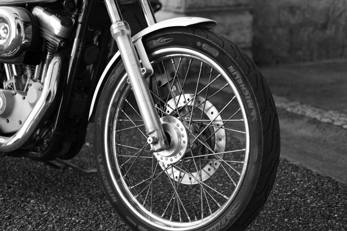 ilustrasi ban motor 
