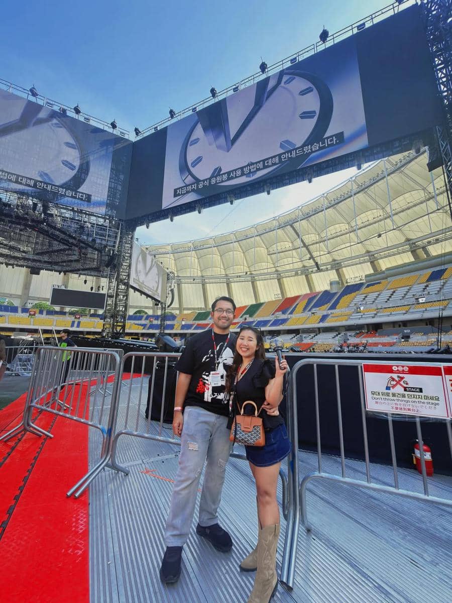 Kiky Saputri nonton konser BTS di Busan