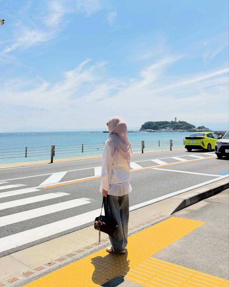 Dwi Handayani jalan-jalan di Kamakura