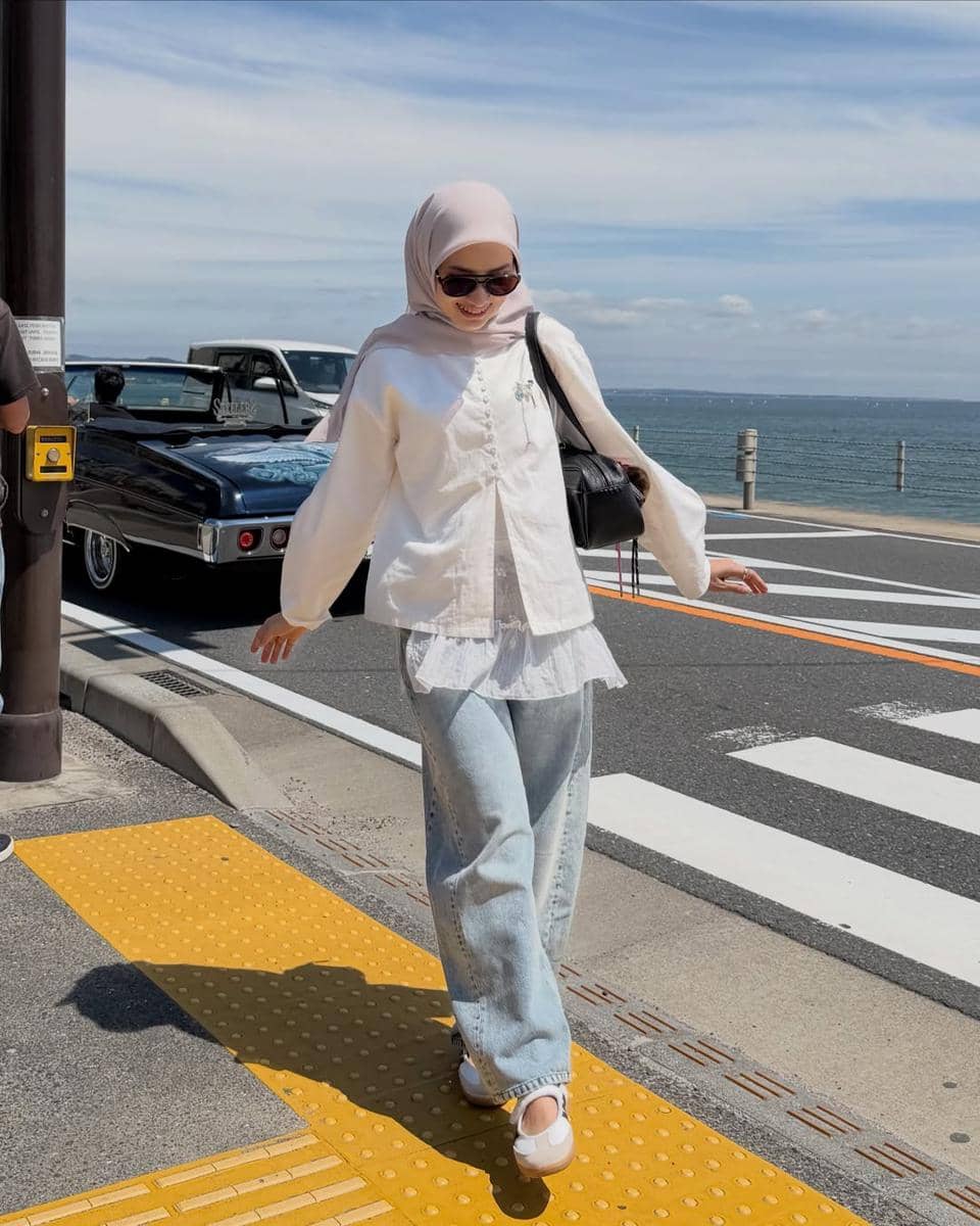Dwi Handayani jalan-jalan di Kamakura