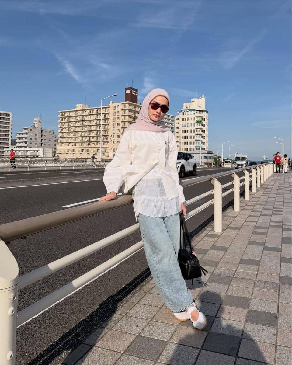 Dwi Handayani jalan-jalan di Kamakura