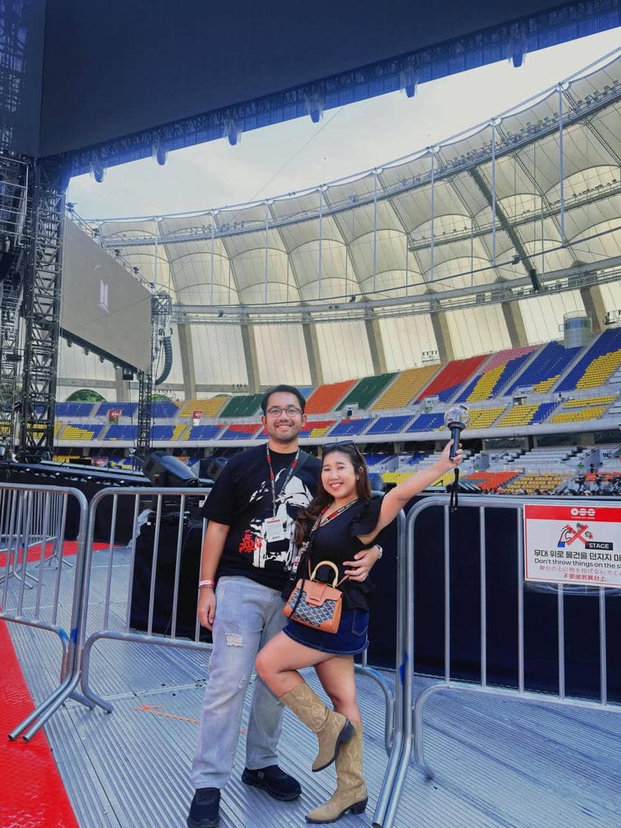 Kiky Saputri nonton konser BTS di Busan