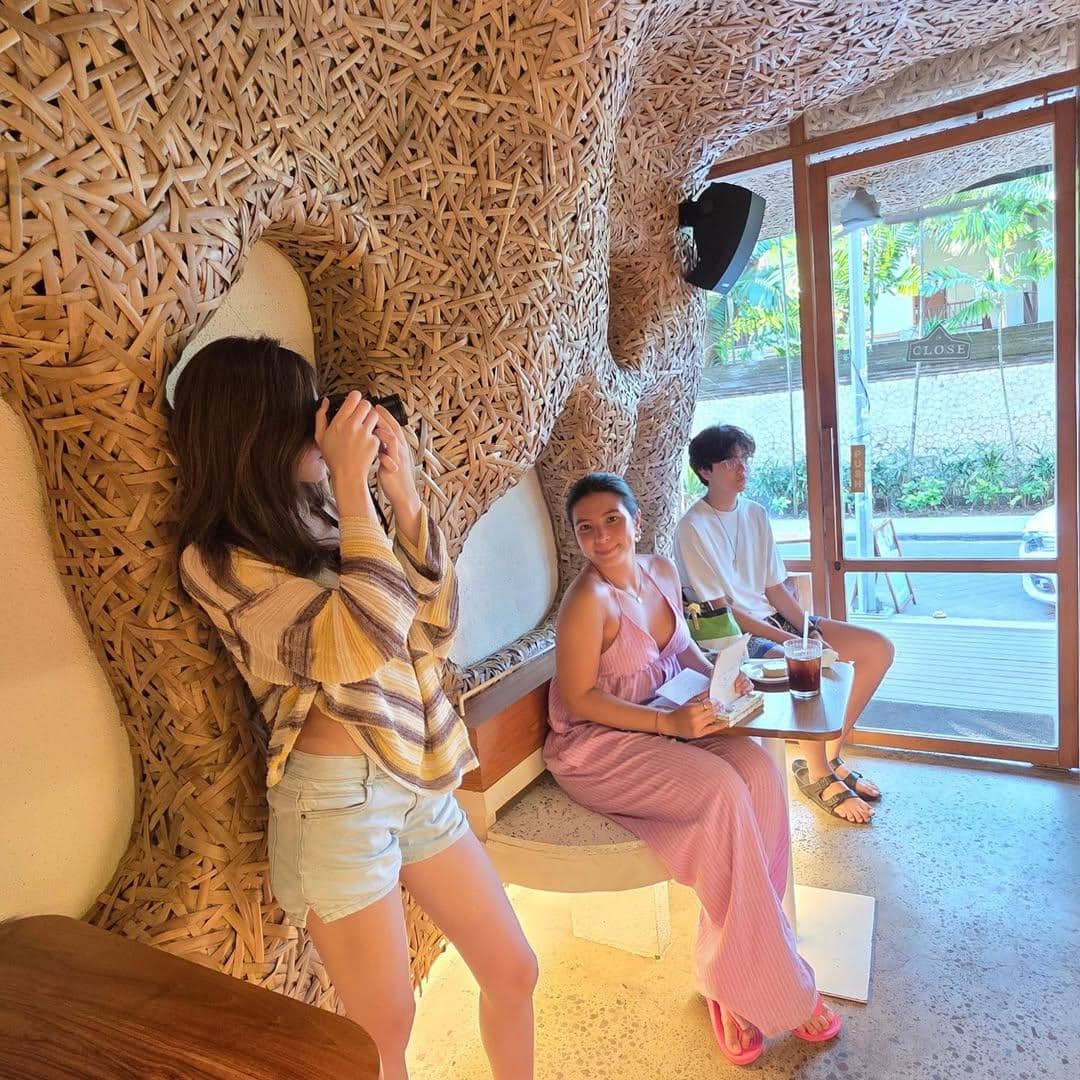 Wulan Guritno dan anak-anak liburan
