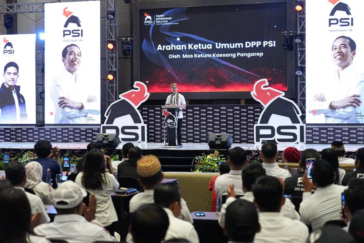 Momen Kaesang Kaget Lebih Banyak Foto Jokowi di Rakorwil PSI Kaltim