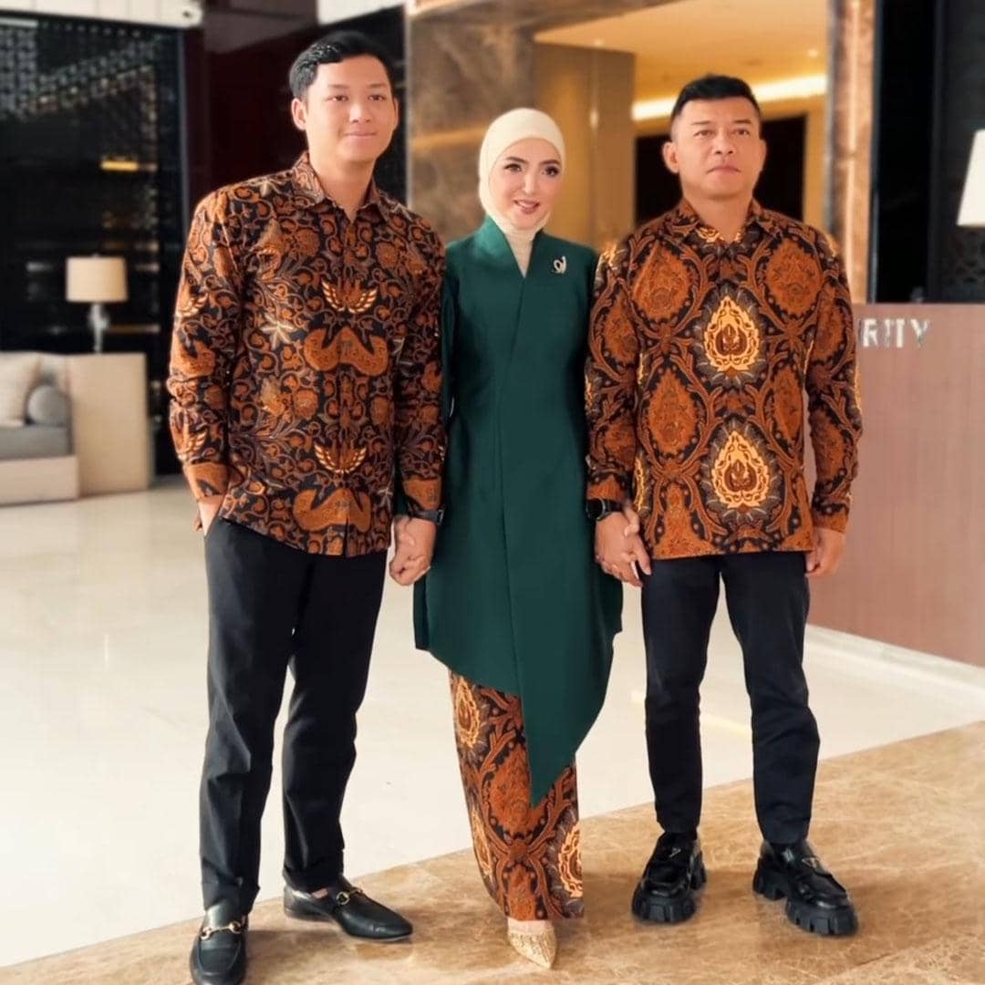 Anang, Ashanty dan Azriel Hermansyah Wisuda Bareng