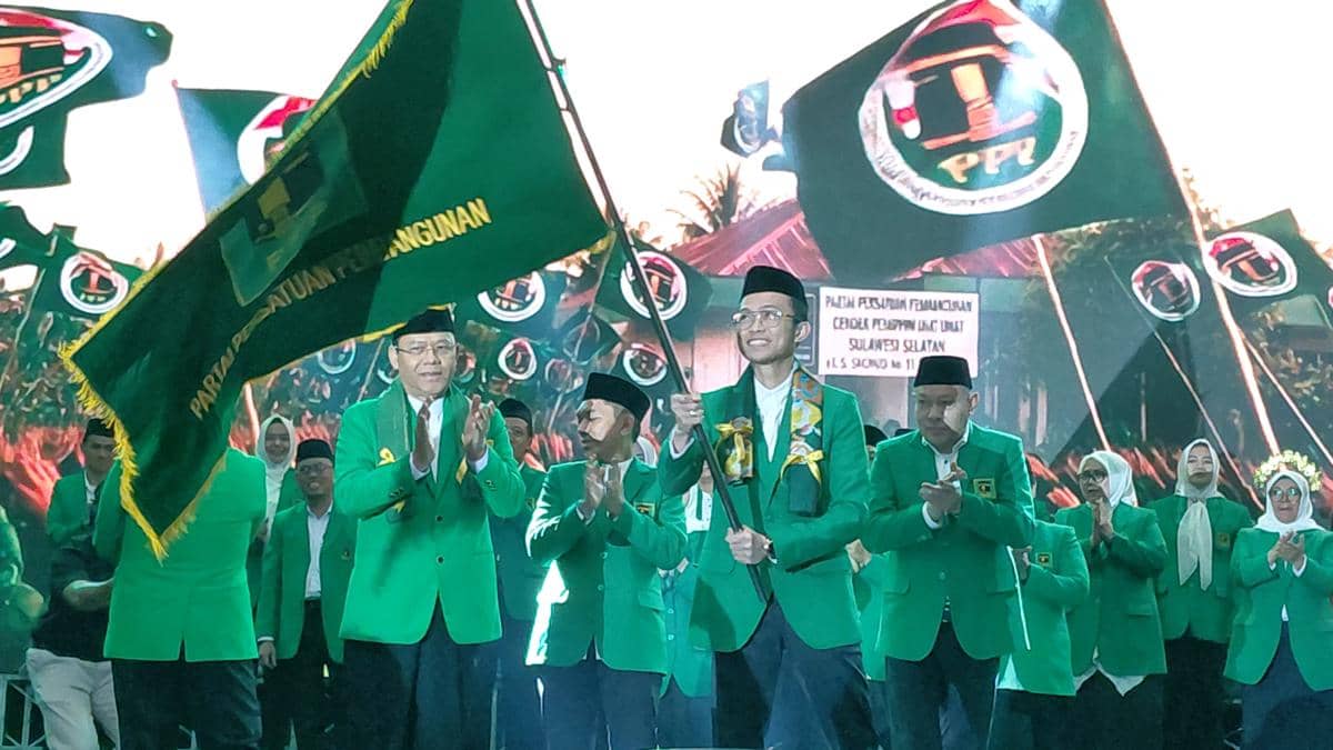 Dilantik Mardiono, lham Ari Fauzi Jabat Ketua PPP Sulsel di Usia 28 Tahun