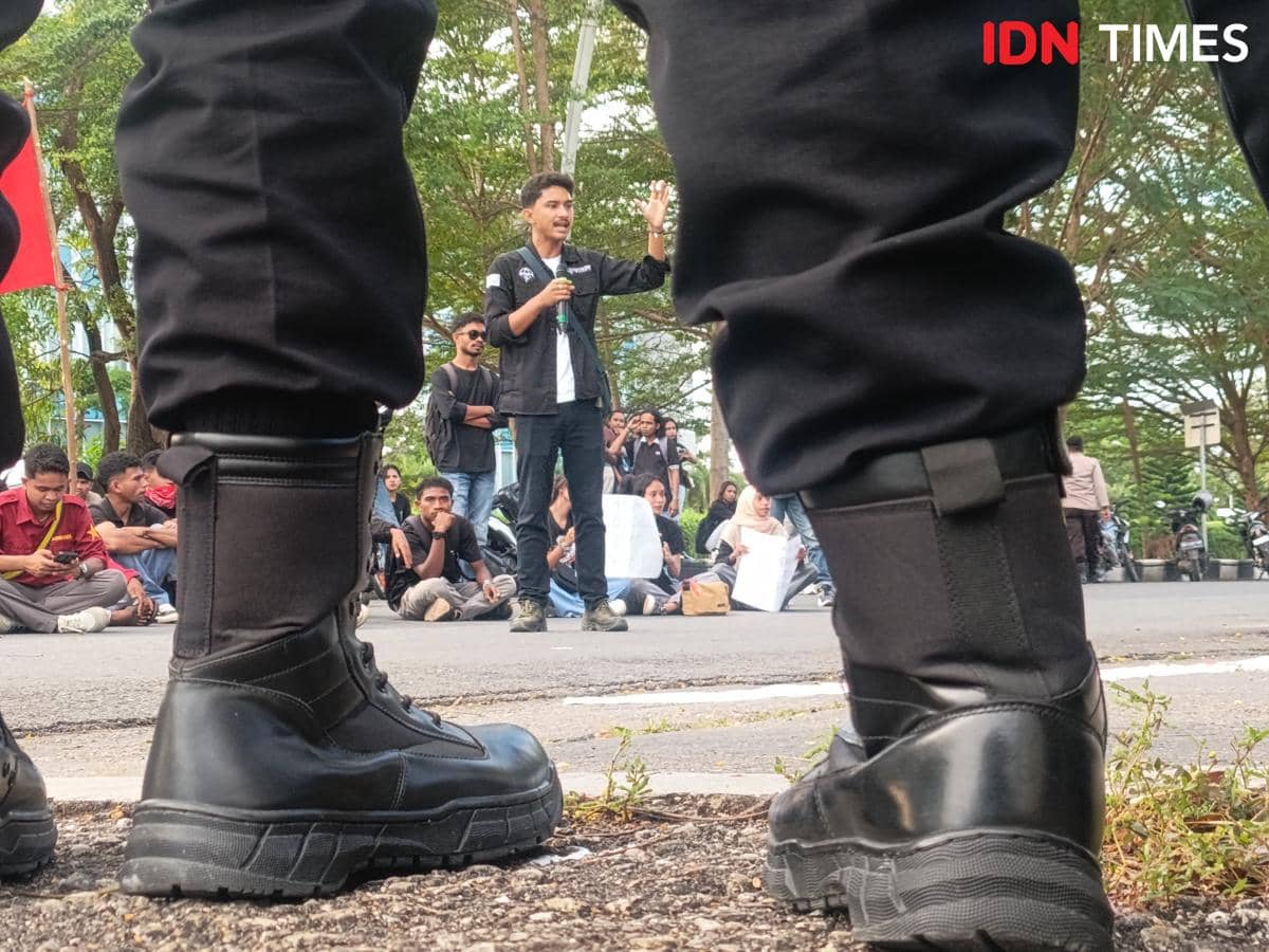 Demo Mahasiswa Pakai "Surat Cinta" Berisi Kritik agar DPRD NTT Tahu Diri