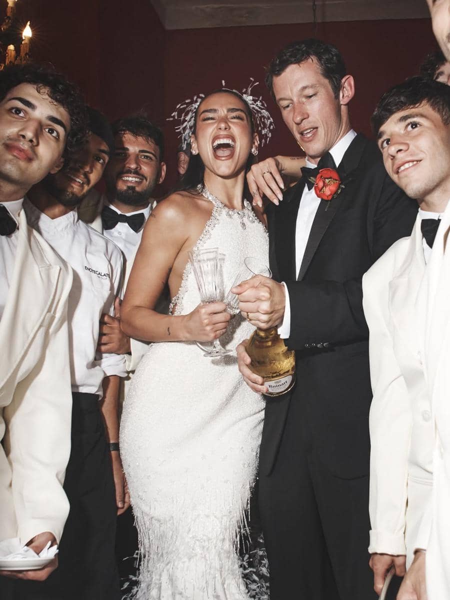 Gaya Busana dan Makeup Dua Lipa di Pernikahannya (instagram.com/dualipa)