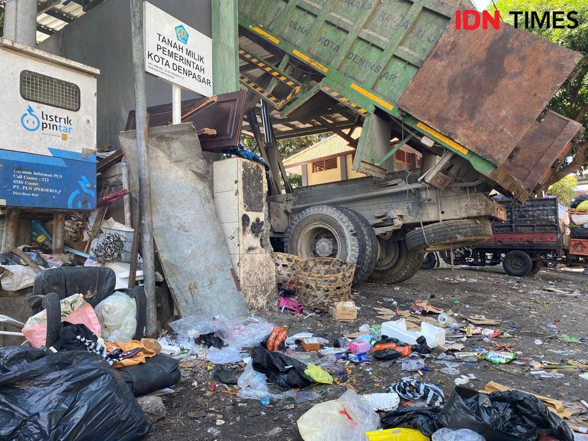 sampah_TPS Kreneng 1.jpeg