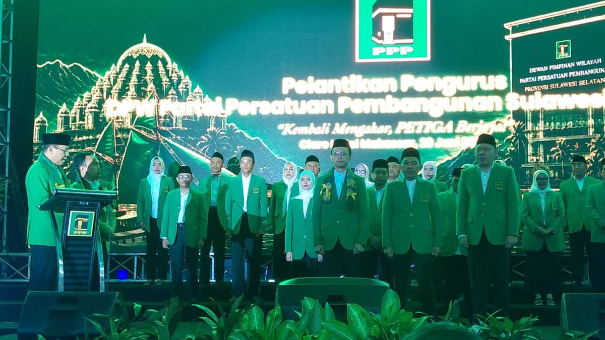 Ketua Umum Partai Persatuan Pembangunan (PPP) Mardiono melantik pengurus Dewan Pimpinan Wilayah (DPW) PPP Sulsel yang dipimpin Imam Ari Fau