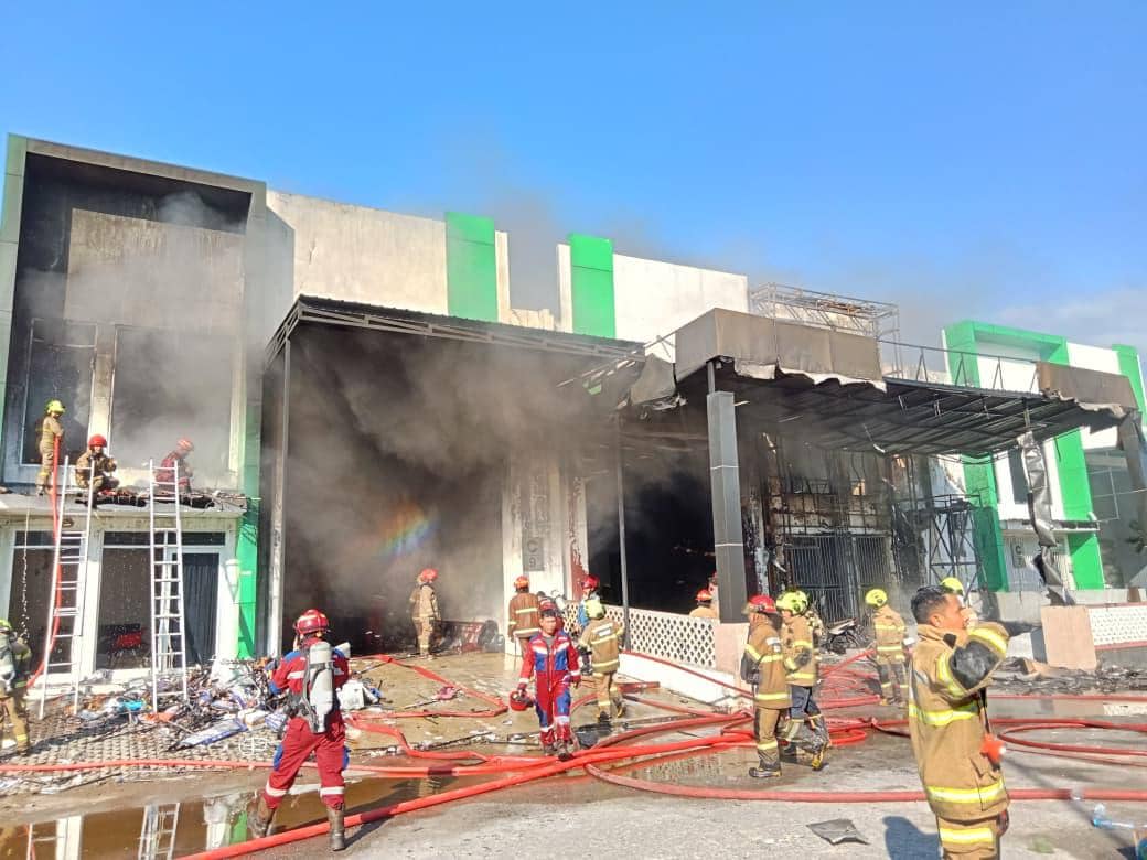 Gudang Minyak Nilam di Pergudangan Parangloe Makassar Terbakar