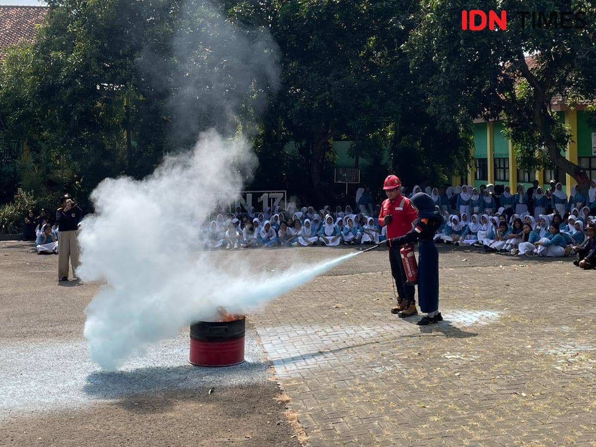 Mengulik Cara Siswa SMPN 17 Semarang Belajar Deteksi Resiko Kebakaran