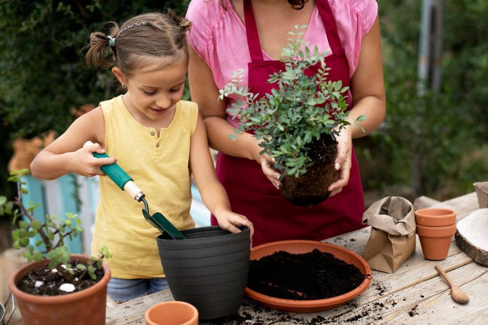 ilustrasi ibu dan anak berkebun