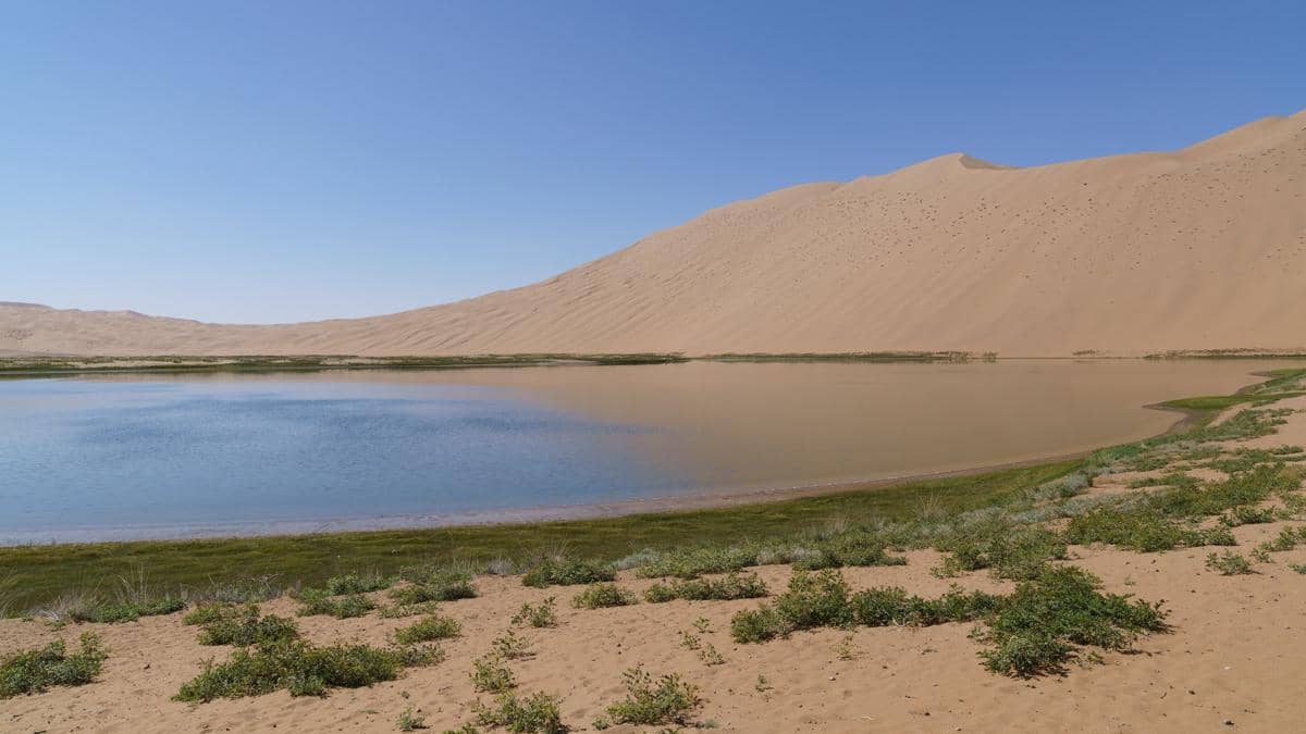 5 Fakta Badain Jaran, Gurun di China yang Punya Ratusan Danau
