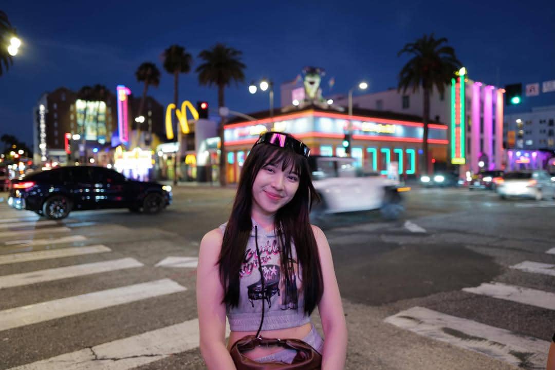 Tiara Andini jalan-jalan di Hollywood Boulevard