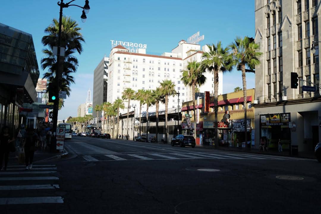 Tiara Andini jalan-jalan di Hollywood Boulevard
