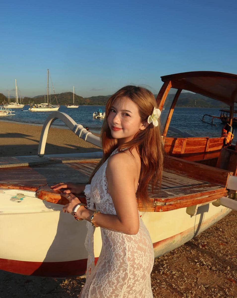 Diva Azzura liburan di Gili Asahan