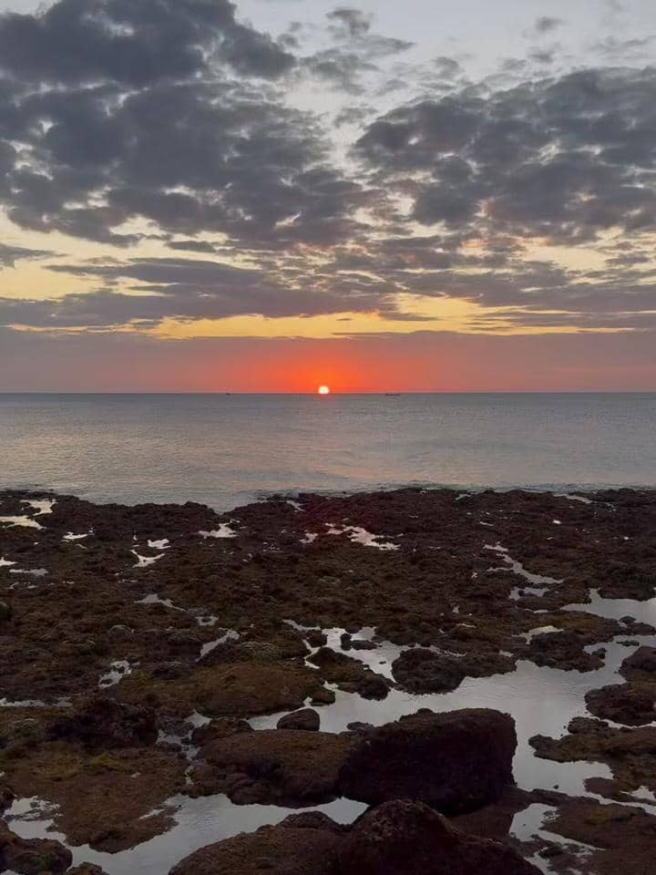 Henny Rahman dan suami di Batu Termanu, Rote Ndao