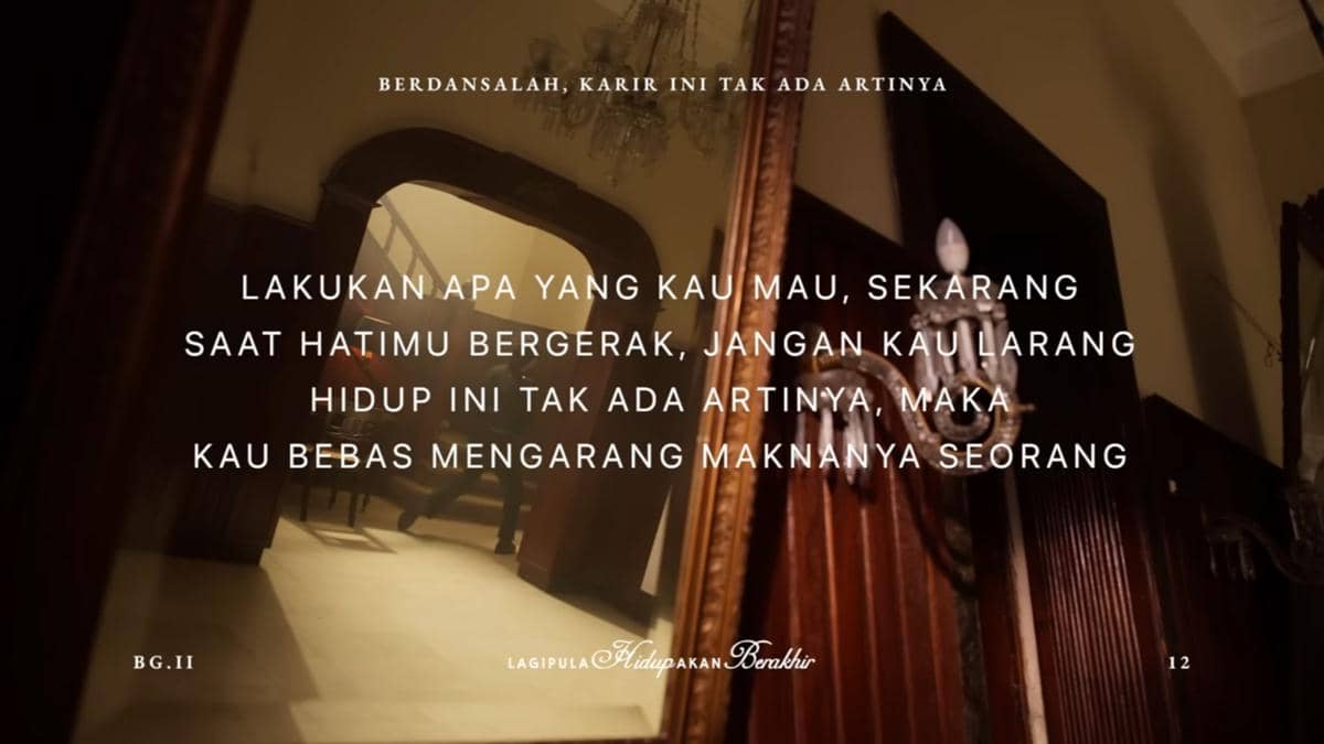 cuplikan video lirik "Berdansalah, Karir Tak Ada Artinya"