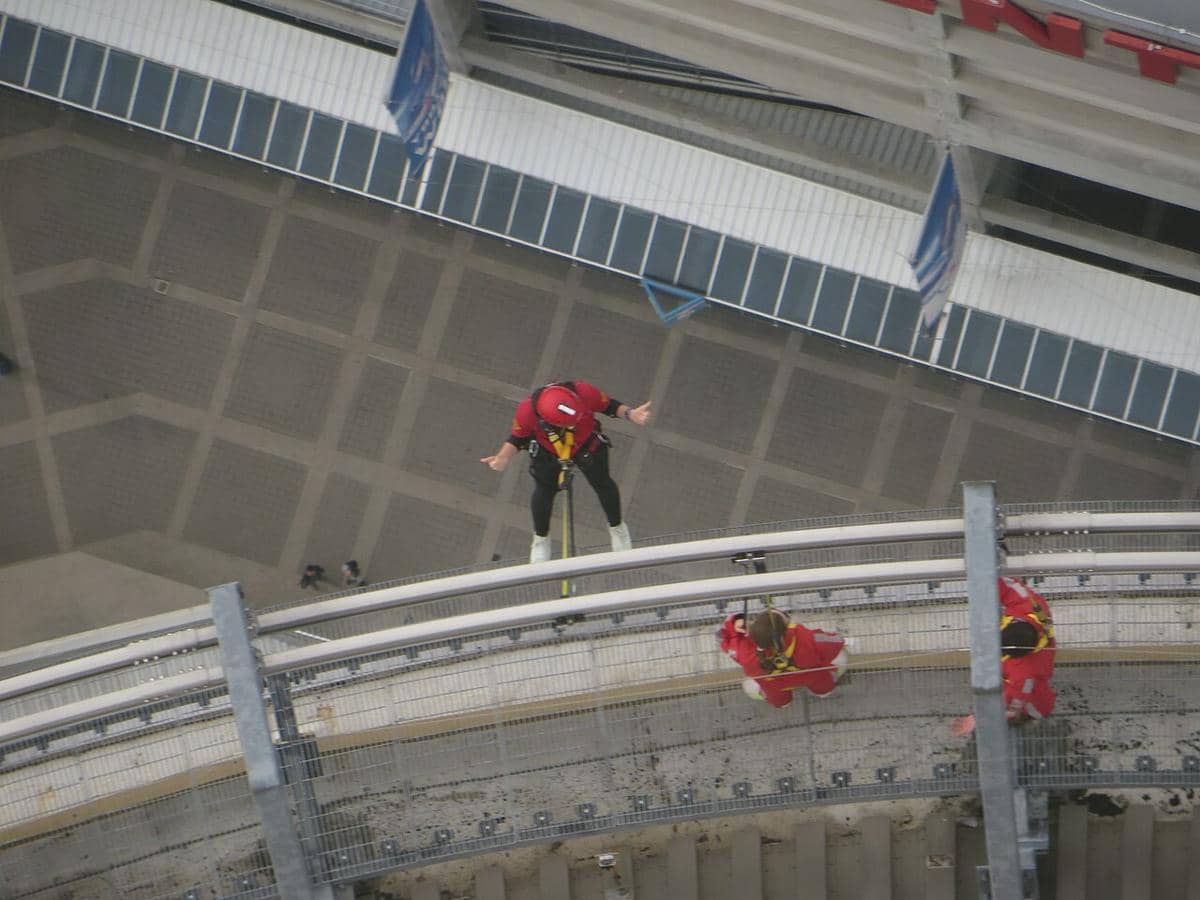 EdgeWalk di Menara CN.