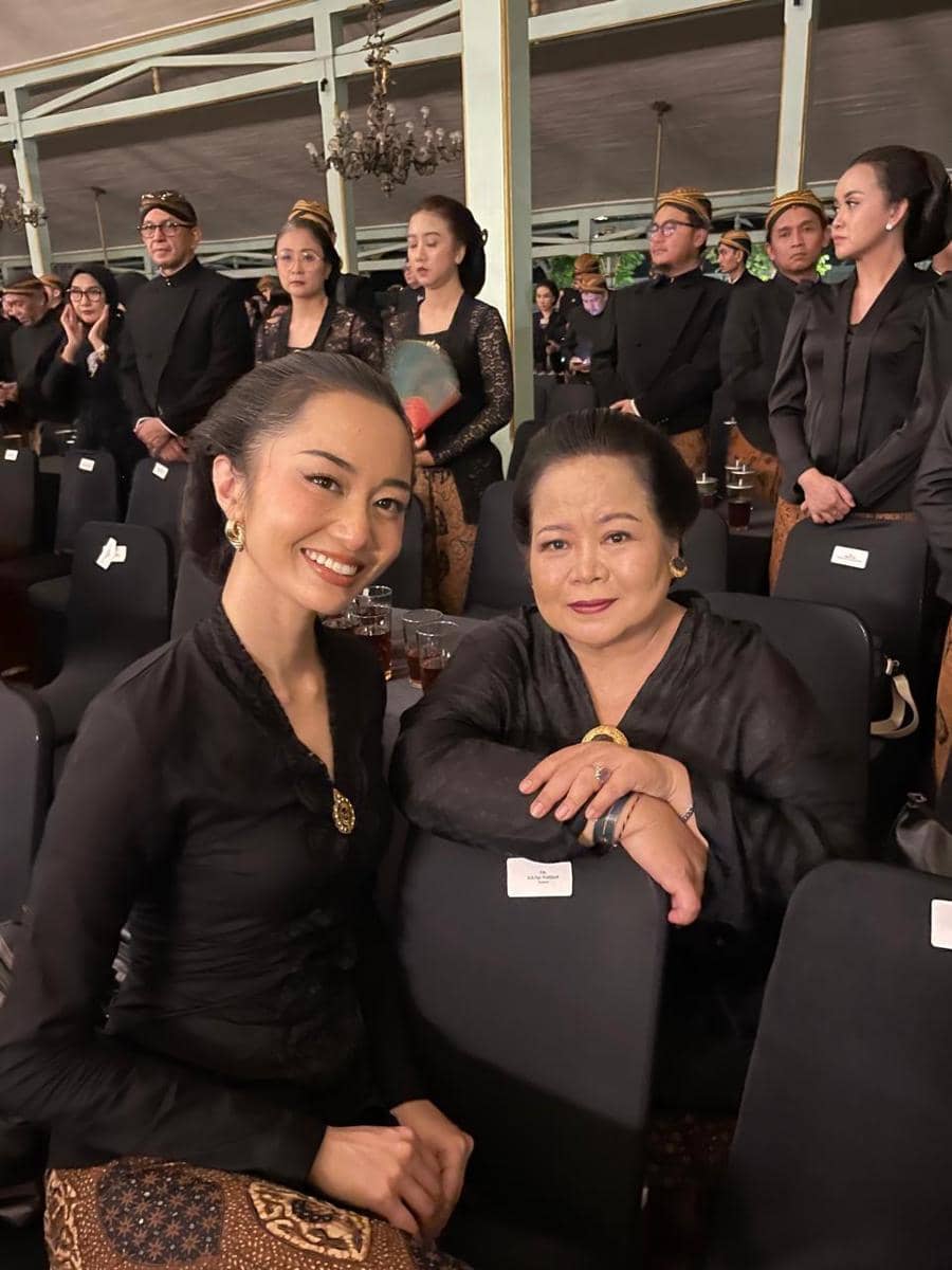 potret Victoria Kosasieputri, Puteri Indonesia Lingkungan 2026 pada Kirab Satu Suro di Solo