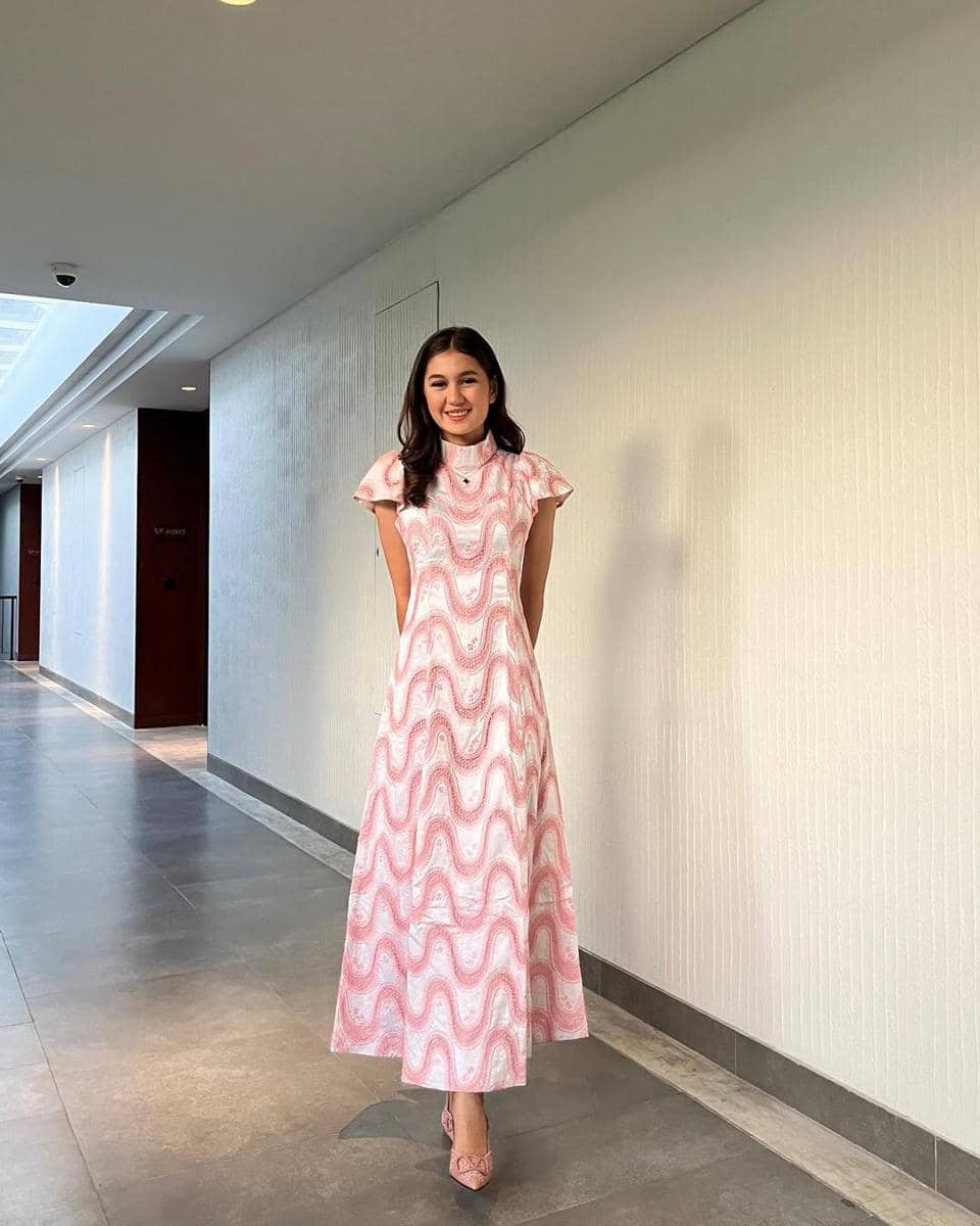 Inspirasi OOTD ala Zoe Abbas