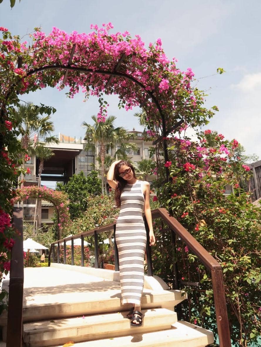 Inspirasi OOTD ala Zoe Abbas