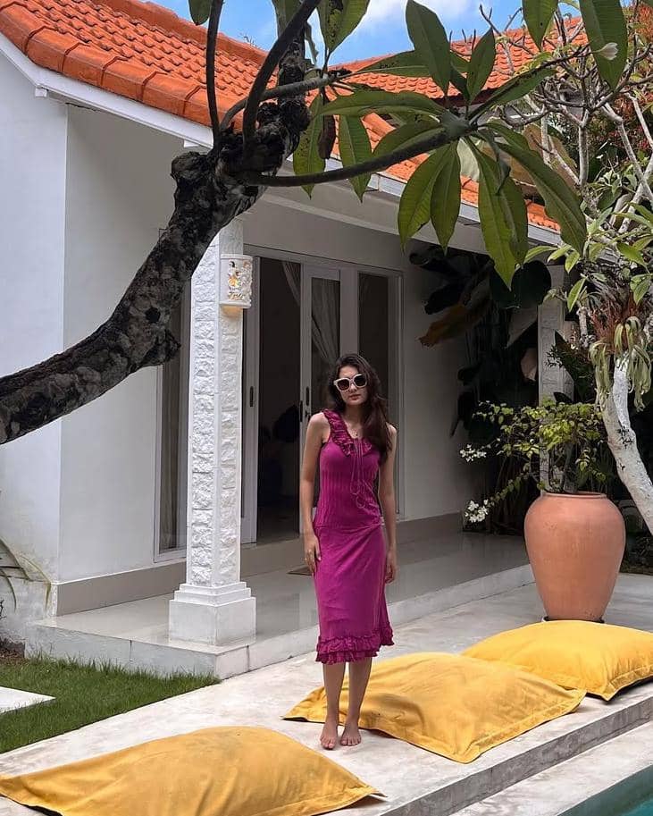 Inspirasi OOTD ala Zoe Abbas