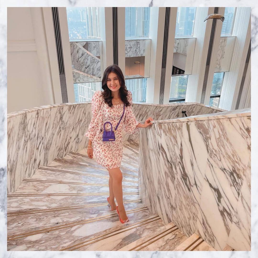 Inspirasi OOTD ala Zoe Abbas